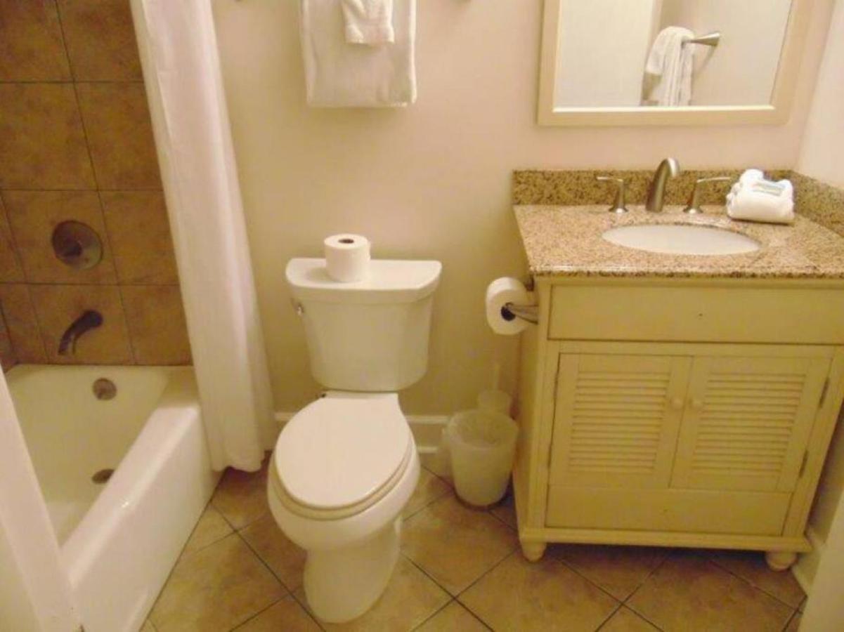 W2 Ocean Walk Resort Upstairs 2 Bed King And Two Twins Next To Back Pool St. Simons Island 외부 사진